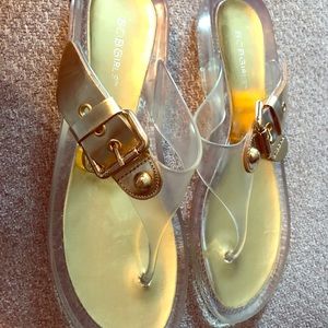 BCBG size 10 Flip Flops